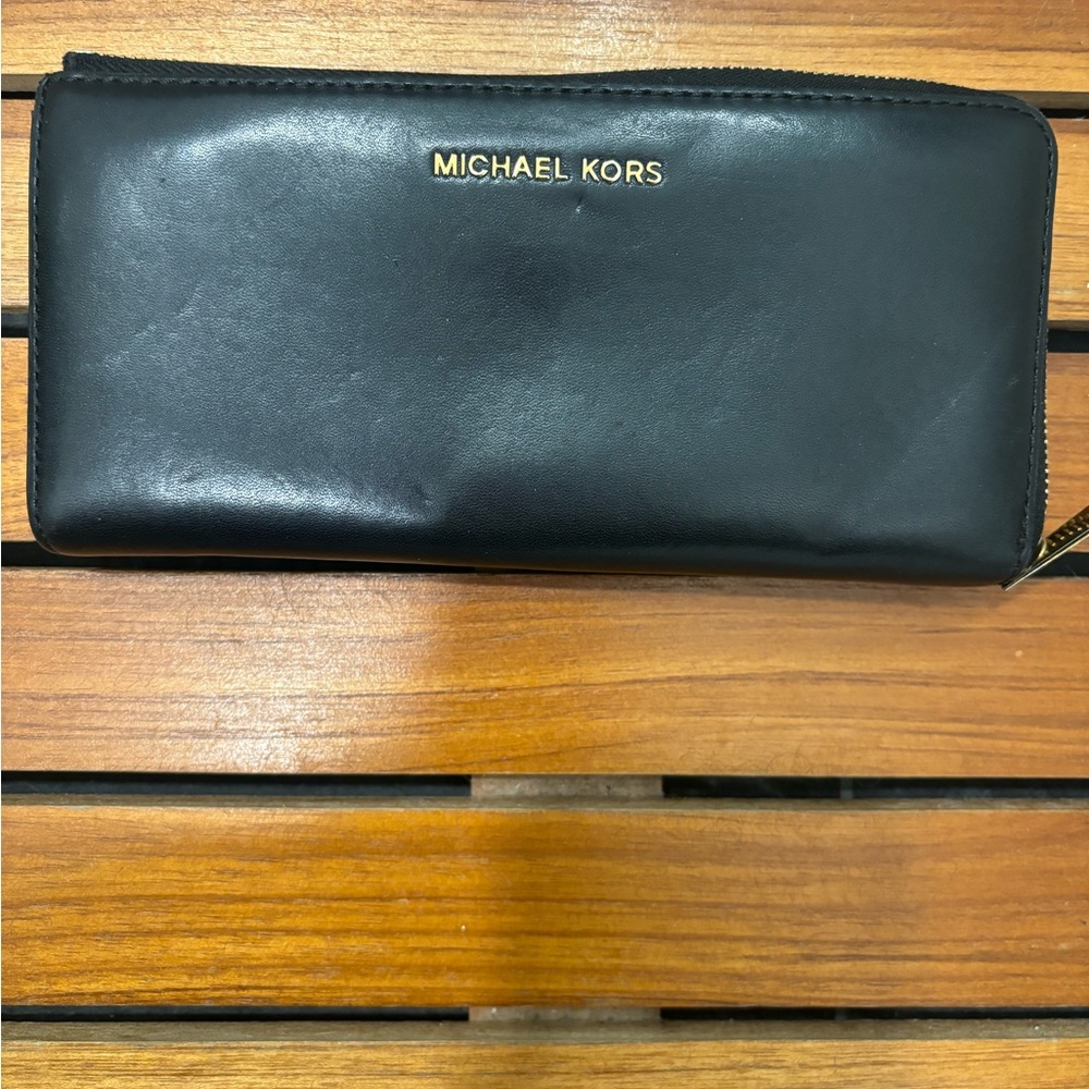 Michael Kors Jet Set Travel Women's Wallet - Black